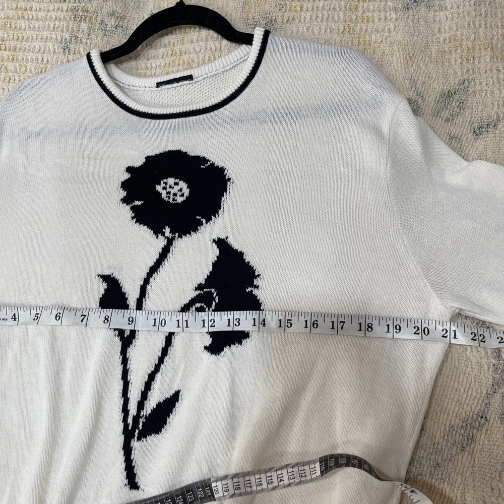 VTG Floral Knit Sweater Top - Black and Cream - Picture 3 of 3